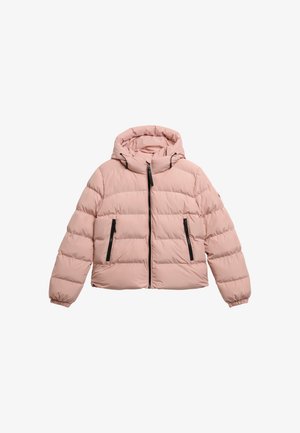 Chaqueta rosa acolchada con capucha, que cuenta con un cierre frontal con cremallera y dos bolsillos negros con cremallera, diseñada con puños elásticos para un ajuste cómodo.