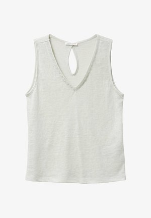 Mouwloos lichtgrijs gebreid topje met V-hals en een keyhole-uitgesneden achterkant, gemaakt van een zachte, licht getextureerde stof.