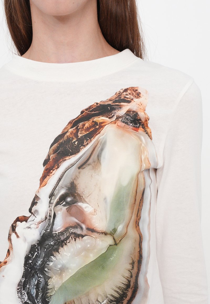 A.W.A.K.E. MODE OYSTER GRAPHIC LONG SLEEVE TEE - T-shirt à manches longues - off white