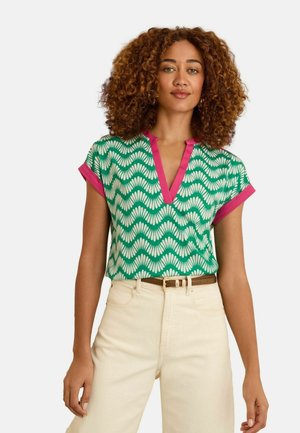 REGULAR FIT - V-NECK  - Print T-shirt - green geo wave stripe pink contrast