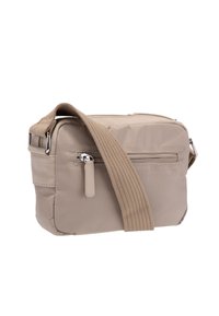Borsa a tracolla in nylon beige con tracolla testurizzata, forma rettangolare, tasca con zip frontale e dettagli in metallo argentato.