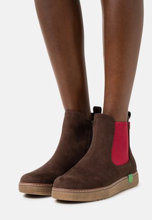 VEGAN - Boots à talons - mocca/red