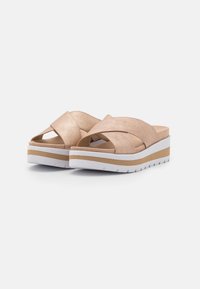 Bullboxer Ciabattine con tacco - gold