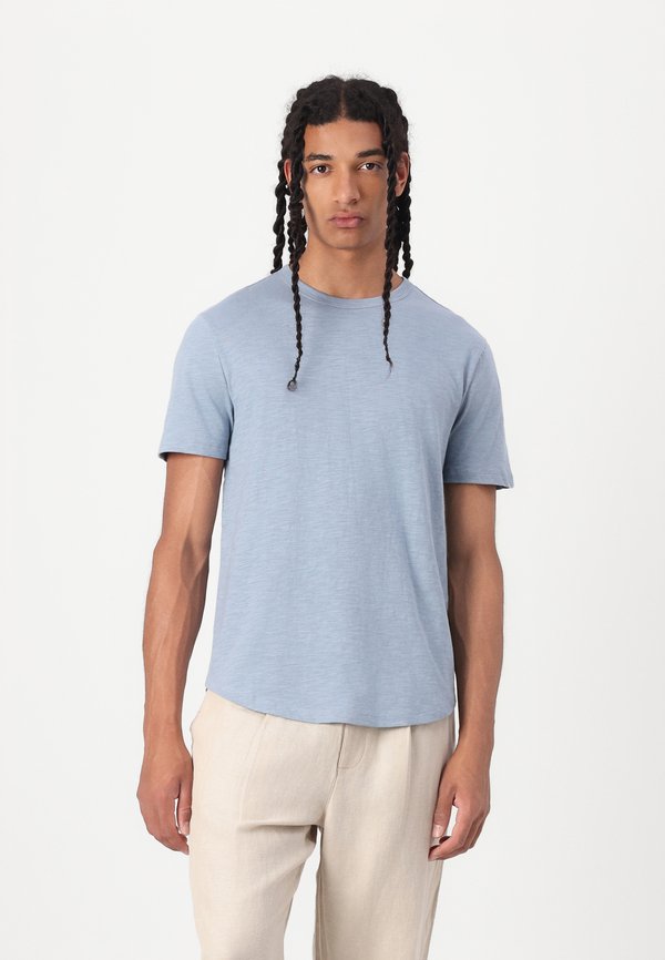 LIVED CURVED HEM - Basic T-shirt - new england sky