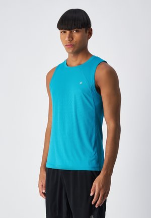 Haut de sport sans manches turquoise en tissu texturé, avec un col rond, des accents de panneaux latéraux et un petit logo sur la poitrine.