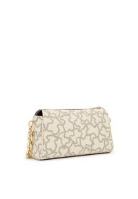 Bolso de mano blanco de piel con un patrón abstracto gris texturizado, cadena de tono dorado y cierre de cremallera. Forma rectangular compacta.