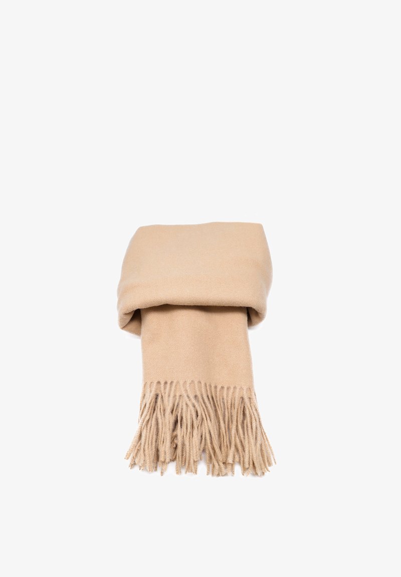 Sciarpa di lana beige, piegata con frange lunghe a un'estremità. Texture morbida con una superficie liscia. Design semplice senza motivi o accenti.
