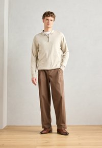 Thumbnail Image 4