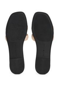 Thumbnail Image 7