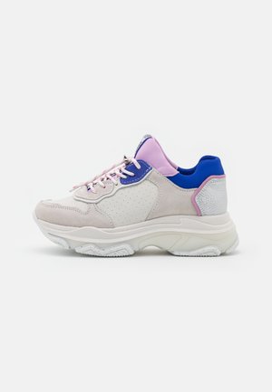 Trainers - off-white