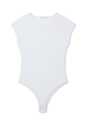 Body bianco con maniche corte a cappuccio, realizzato in tessuto liscio. Presenta un scollo a barca e chiusura a snap nella parte inferiore.