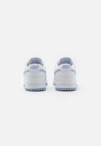 Nike Sportswear DUNK RETRO - Sneakers basse - white/light armory blue/summit white