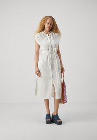 GAP TIE WAIST DOWN MIDI - Abito a camicia - new off white