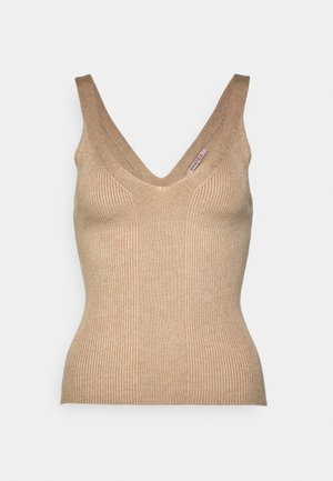 Top sin mangas de punto acanalado en beige con escote en V profundo y cintura ajustada, exhibido sobre un fondo claro y sencillo.