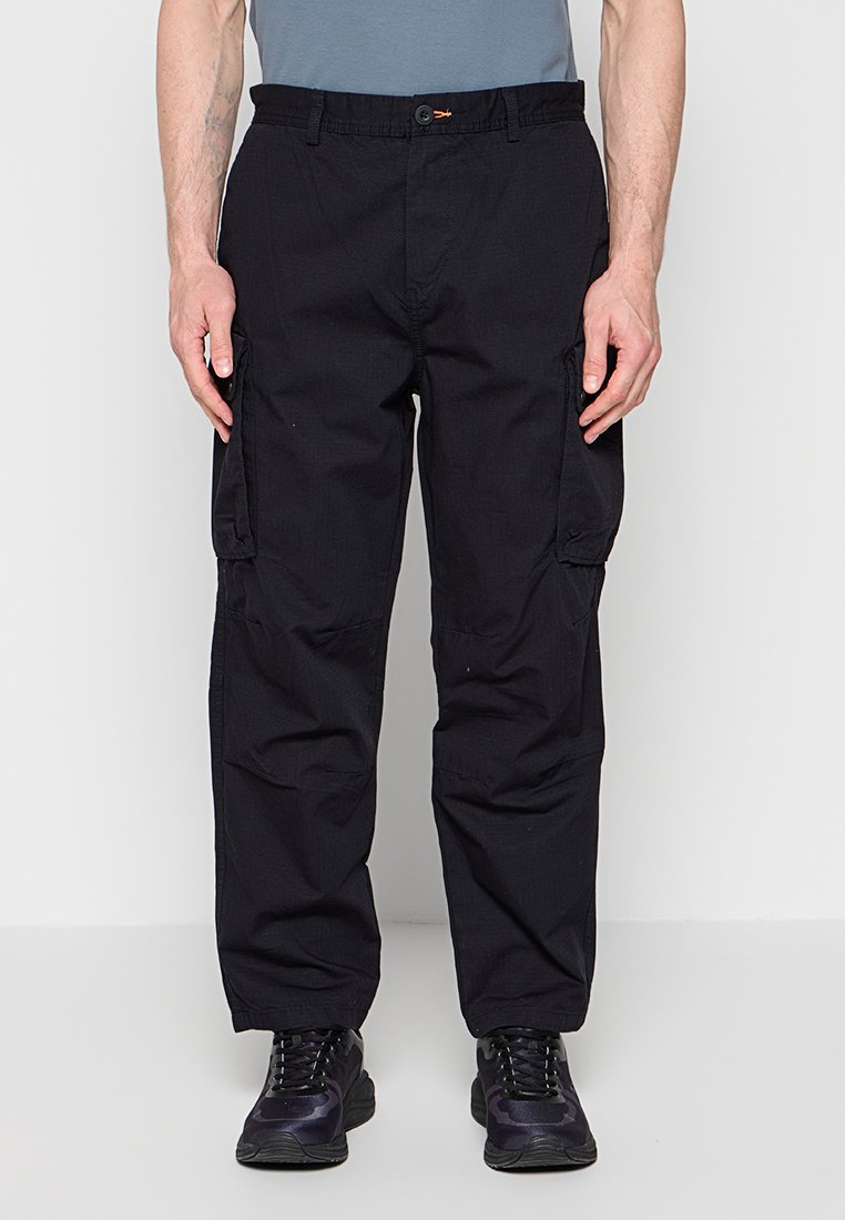 Pantalones montañeros largos