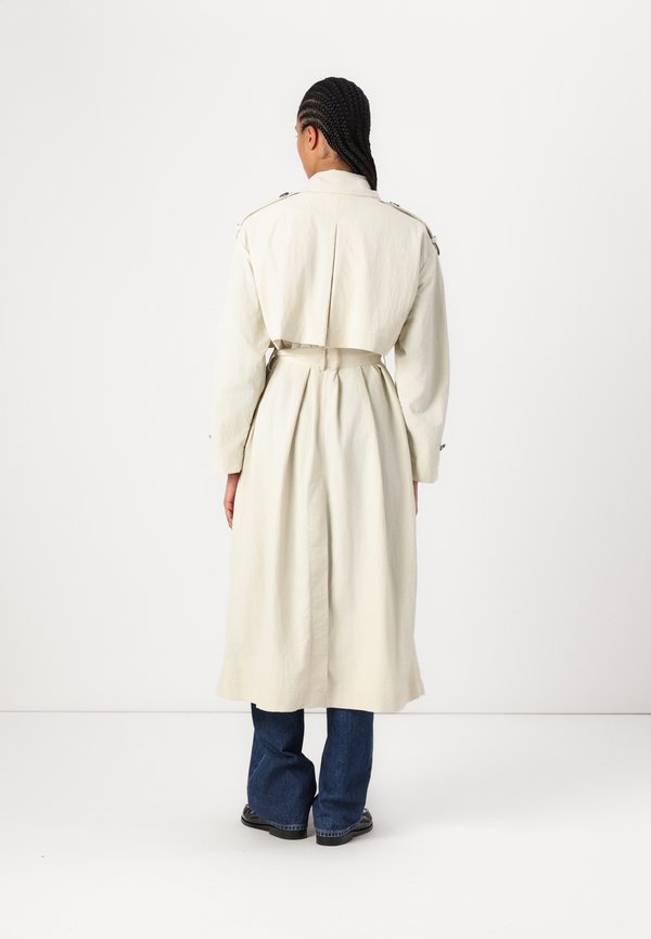 OVERSIZED - Trenchcoat - newsprint2