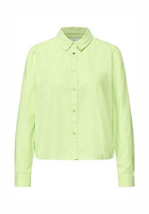 Hellgrünes Hemd mit Knöpfen, Kragen, langen Ärmeln und einem leicht verkürzten Saum. Es hat herzförmige Knöpfe und eine weiche Textur.