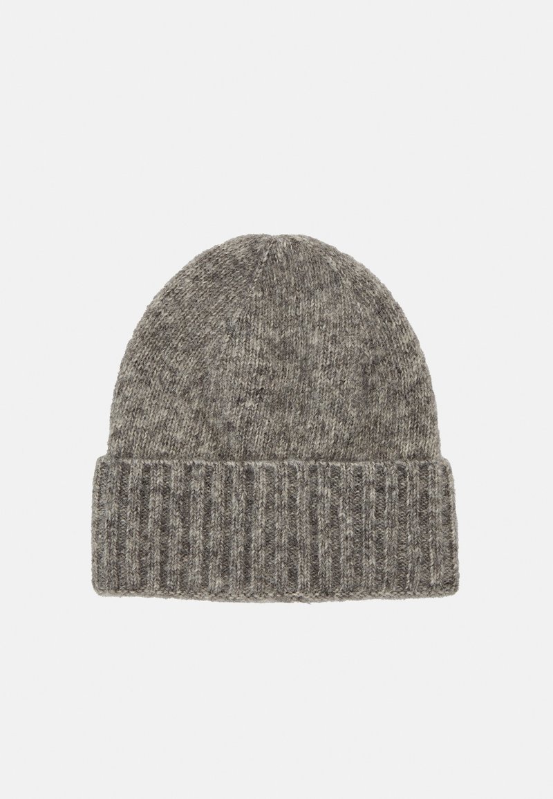 Bonnet en laine gris tricoté avec un revers côtelé plié, présenté à plat sur fond blanc.