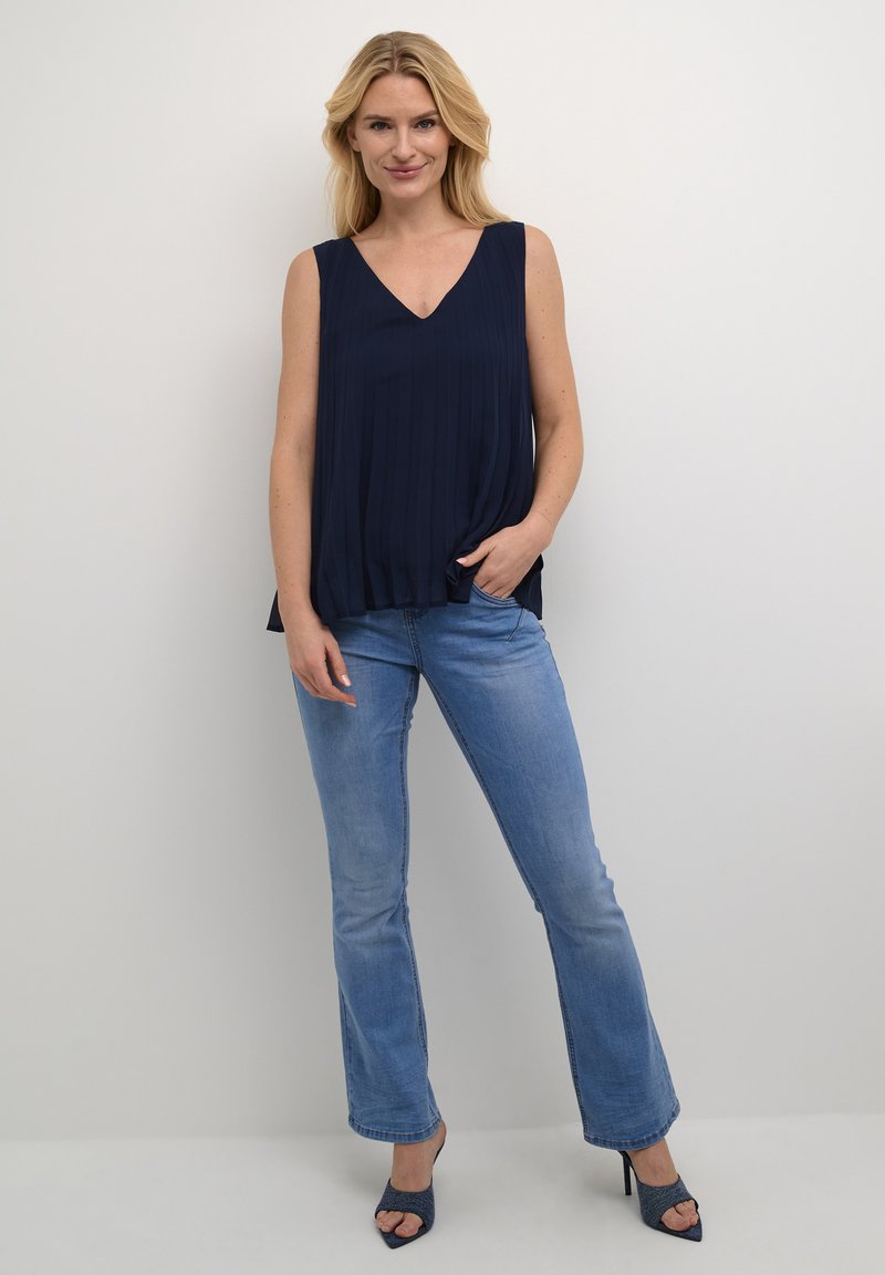 Cream Top donkerblauw Cream Top donkerblauw