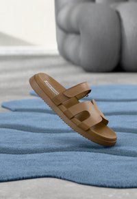 MISSILE - Platt slip-in - cognac