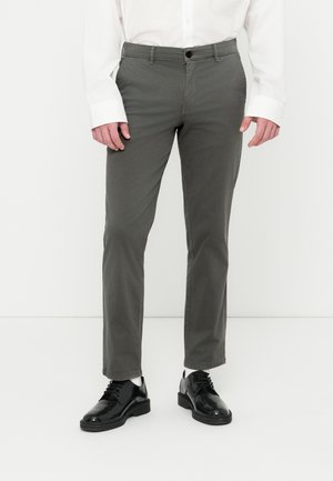 JPSTOLLIE VANCE - Chino - sedona sage