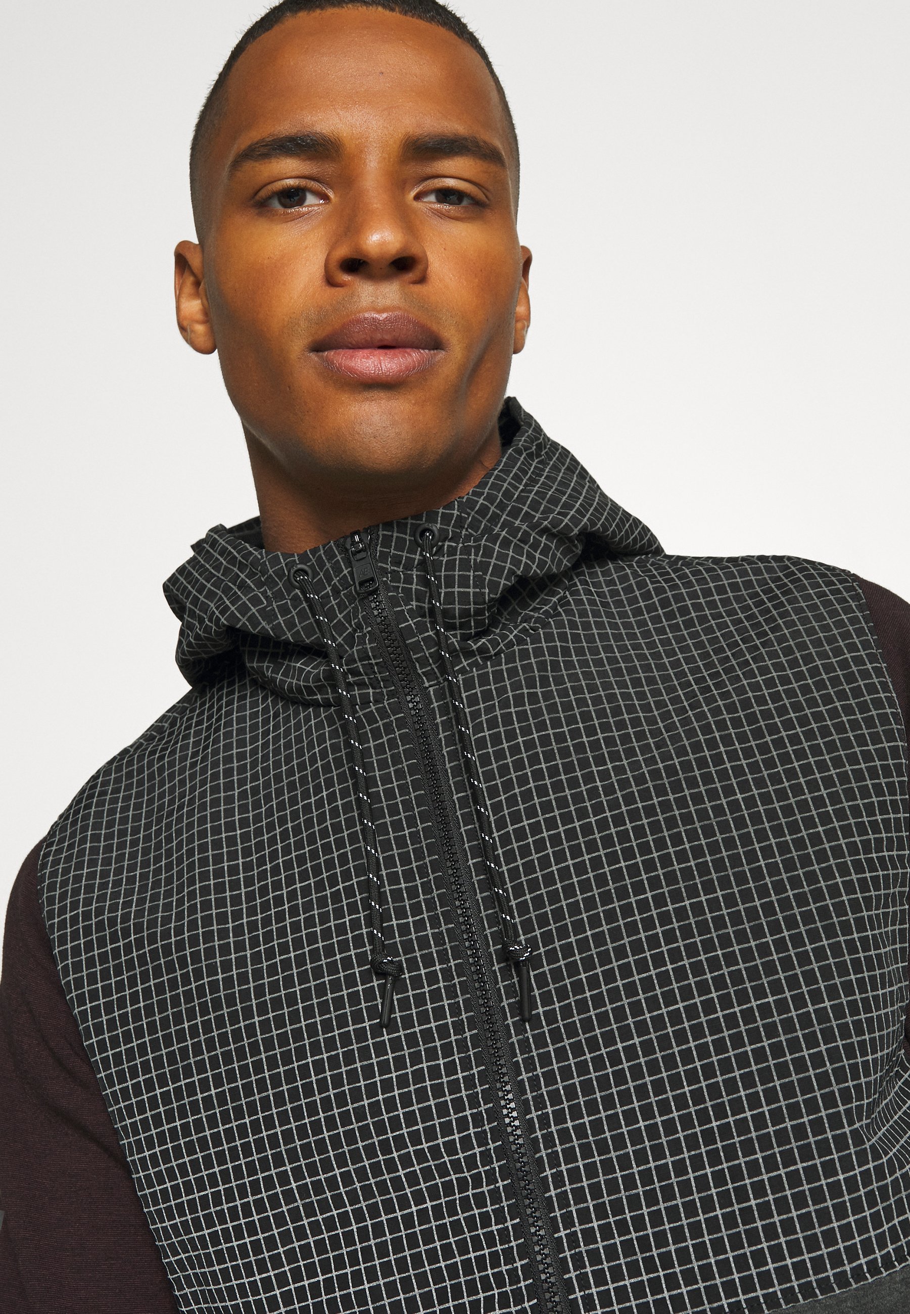 burgundy american eagle hoodie