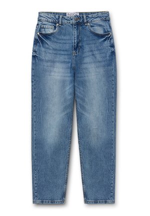 Jeans de mezclilla azul claro con un corte relajado. Diseño de cinco bolsillos, textura ligeramente deslavada y corte recto. Etiqueta visible en la cinturilla.