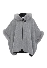 Grauer Hahnentritt-Poncho mit falschem Pelzbesatz und Kapuze, mit vorderem Verschluss und weiten Ärmeln. Weiche Textur und strukturierte Form.