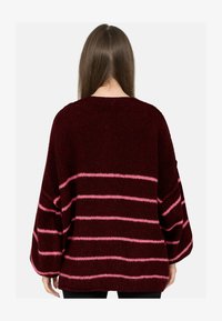 Niewybrane, bordeaux-rosa