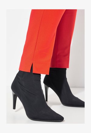 Ulla Popken, BENGALIN - Chino - pepper red