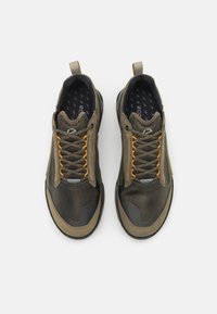 ECCO MOUNTAIN - Walkingschuh - grape leaf/tarmac/black