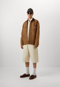 Thumbnail Image 6