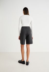 ONLY ONLCANA BERMUDA  - Shorts - dark grey melange/white