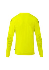 Langemouwen shirt van felgele stof, met textuuraccenten op de ellebogen en een ronde halslijn.