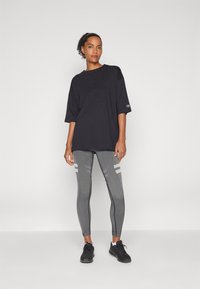 Champion ICONS OVERSIZE CREWNECK  - T-shirt con stampa - black