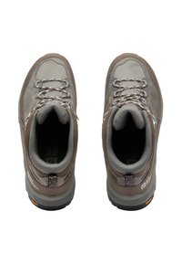 Stivali da trekking marroni con sovrapposizioni in rete e sintetico, lacci grigi, colli imbottiti e suole in gomma Vibram, con un logo sul lato.