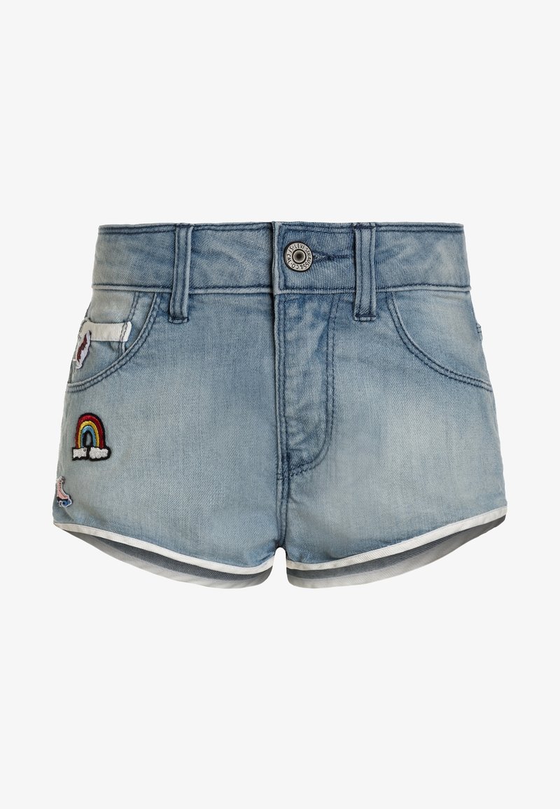 Lichtblauwe denim shorts met een geborduurd regenboog en accenten. Korte lengte met een witte rand langs de zoom en zakken.