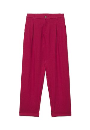 Pantalon magenta taille haute, jambes droites, plis à l'avant, passants de ceinture, fermeture par un bouton unique et revers pliés.