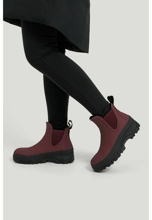 Winter boots - burgundy