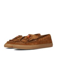 Mocasines de ante en marrón cálido con detalles de flecos y acentos de cuentas coloridas. Suela de goma con costuras en contraste y recortes decorativos a lo largo del borde.