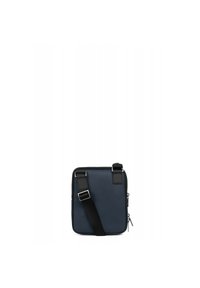 Borsa a tracolla blu navy con superficie testurizzata, cinturino nero regolabile e accessori in argento. Caratterizzata da una chiusura con zip e forma rettangolare.