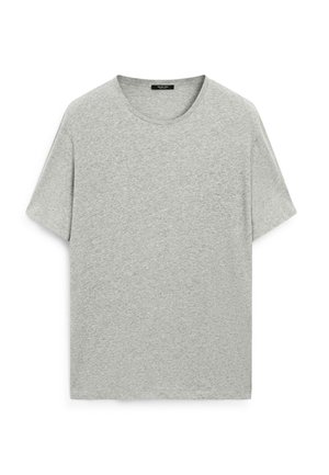 Szara koszulka krótki rękaw, okrągły dekolt, miękka tekstura, casualowy design, wykonana z tkaniny bawełnianej, bez widocznych wzorów czy akcentów.