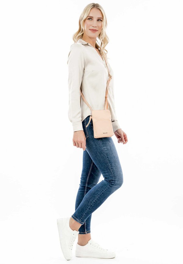 ALESSIA - Handytasche - apricot