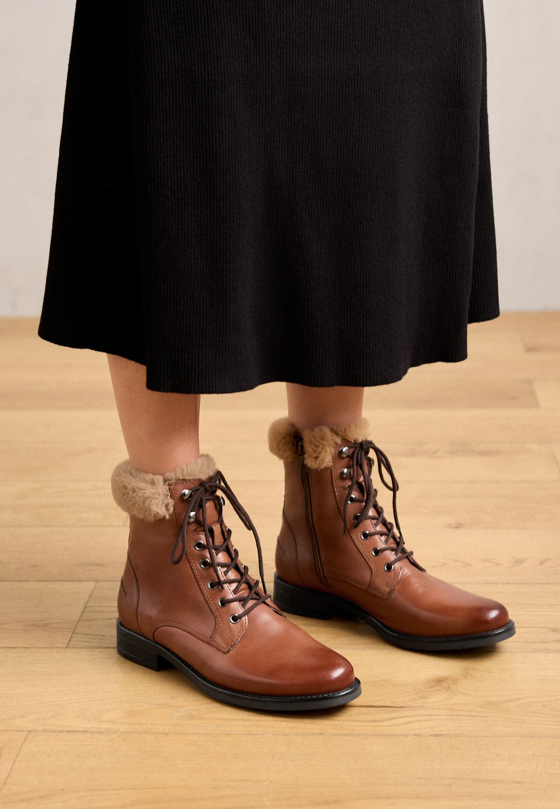Kickers Stivaletti con lacci Kick Legend W donna beige online