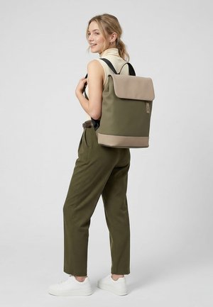 Emily & Noah UNISEX khaki