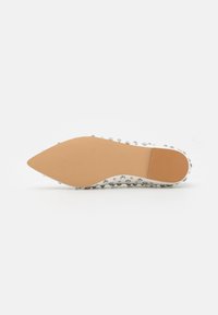 Steve Madden VENECIA - Balerini - white