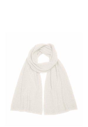 Miękki, biały, dziany szalik luźno owinięty z dwoma długimi końcami zwisającymi, na jednolitym białym tle.