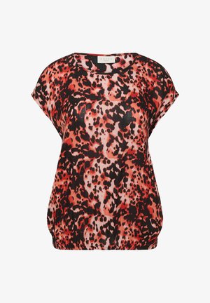 Rövid ujjú felső könnyű anyagból, piros és fekete állatmintás mintával, kerek nyakkivágással és ráncolt aljjal.