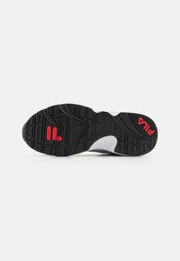 Fila V94M - Matalavartiset tennarit - white/gray violet