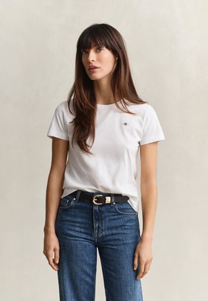GANT, REG SHIELD SS T-SHIRT - Lihtne T-särk - white